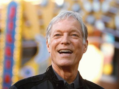 Beloved 'Thorn Birds' Actor Richard Chamberlain Dies at 90