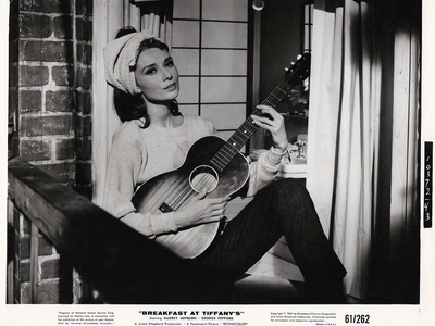 BREAKFAST AT TIFFANY'S (1961) Audrey Hepburn sings "Moon ...
