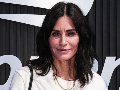 'You Have to Accept Getting Older': 'Friends' Star Courteney Cox Removed All Her
Facial Fillers – Her Transformation
