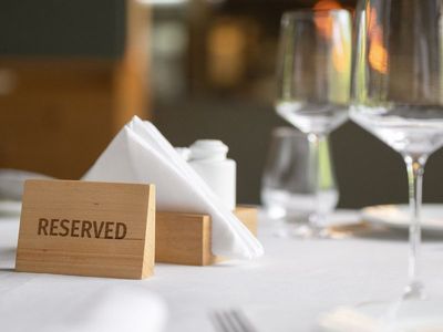 A Woman Spoke Loudly on Speaker at a Restaurant, Stained My Mother's Dress, and Just Said 'Oops'— but I Wasn't Letting That Slide