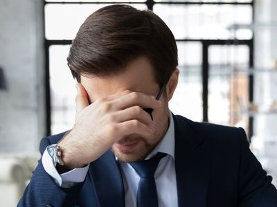 I Insisted My Husband Take Me to His Corporate Party – Then I Learned Why No One
Spoke to Him