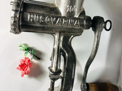 What Is That Old 'HUSQVARNA' Grinder? The Internet Unites to Solve This Vintage Mystery