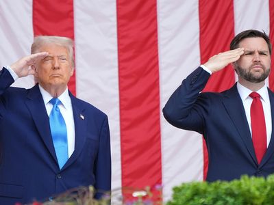 Best and bravest': Trump honors fallen soldiers at Arlington ...
