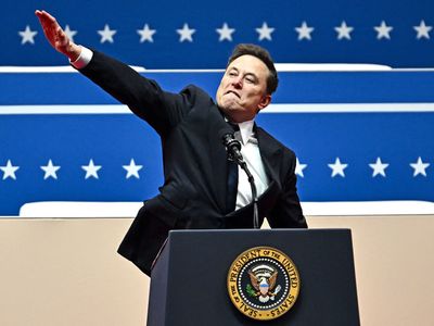 Musk's Inaugural Roman Salute Sparks Outrage, Far-Right Praise